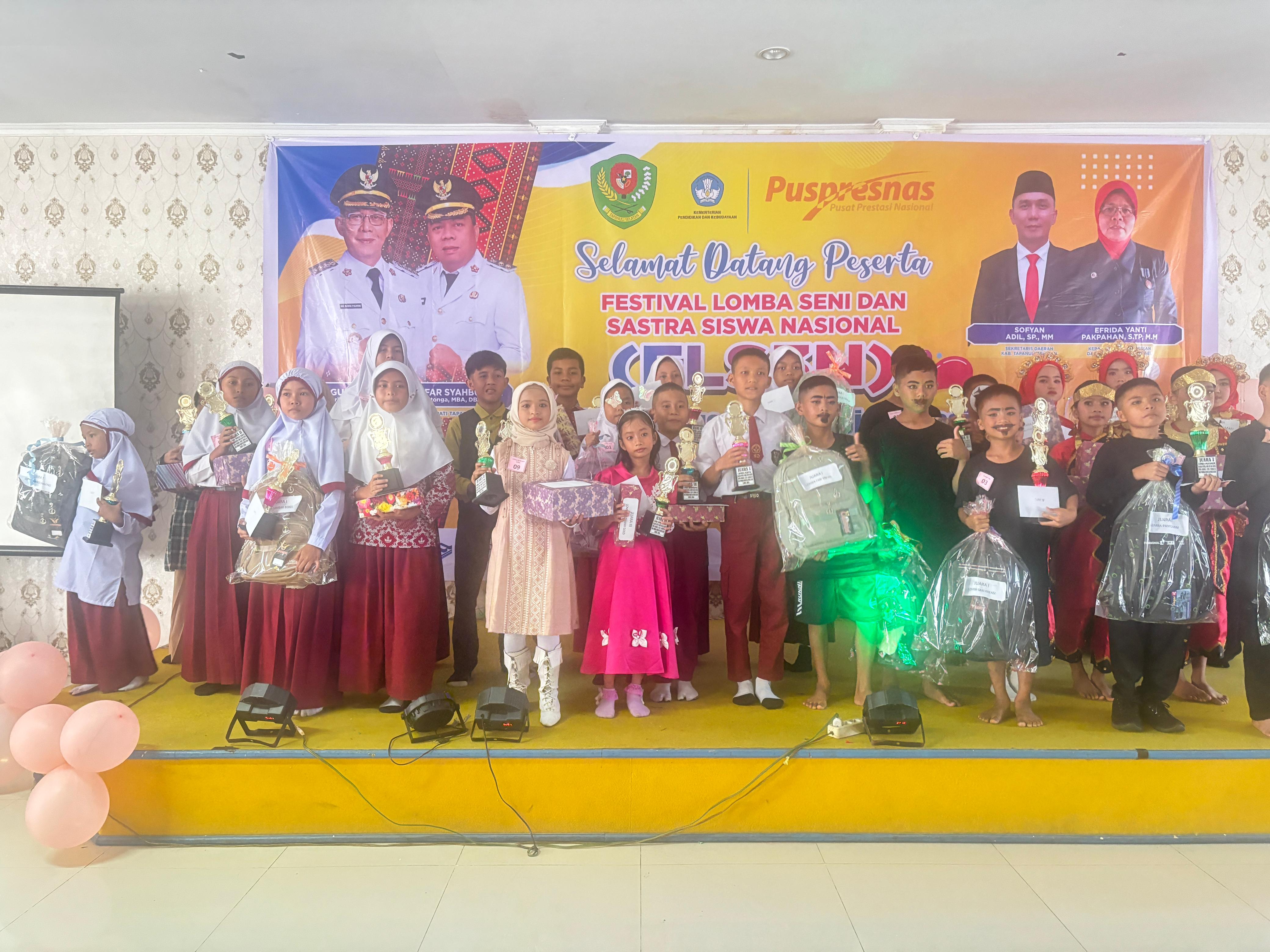 Juara 2 Lomba Menyanyi Solo Tingkat Kabupaten